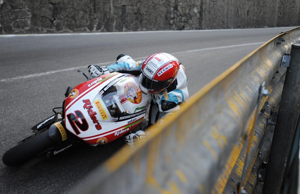 Michael Rutter on his way to victory at Macau (Stephen Davison/Pacemaker Press International)